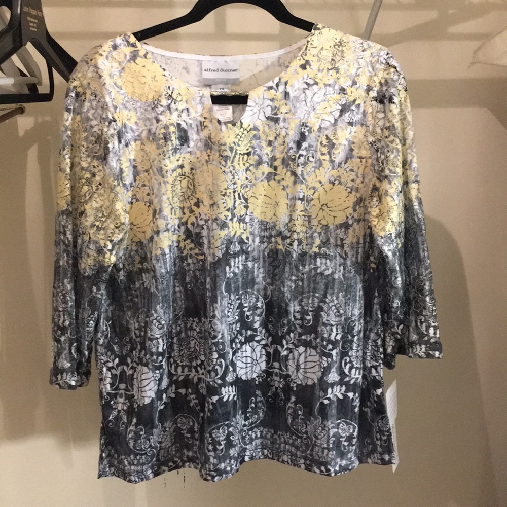 Women’s petite blouse